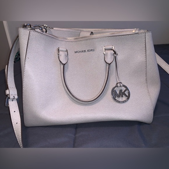 Michael Kors Purse - Picture 1 of 2